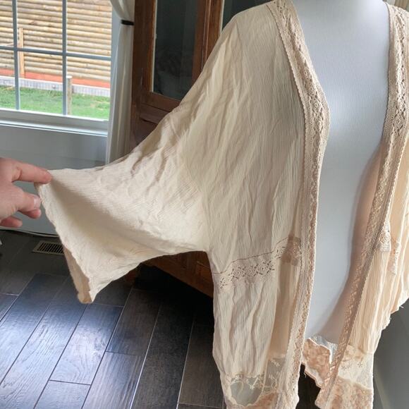 Forever 21 Blush Pink and Lace Cover Up, Size M - Picture 4 of 6